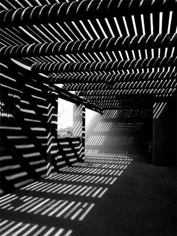 摄影用光在构图中的3大体现剪影投影倒影概念及运用一览