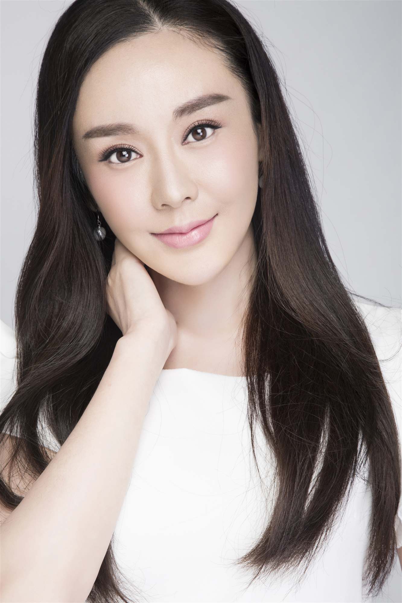 曾获得华表奖"最佳导演"的王坪执导,许歌,皓恬,张林,龙馨悦等青年演员