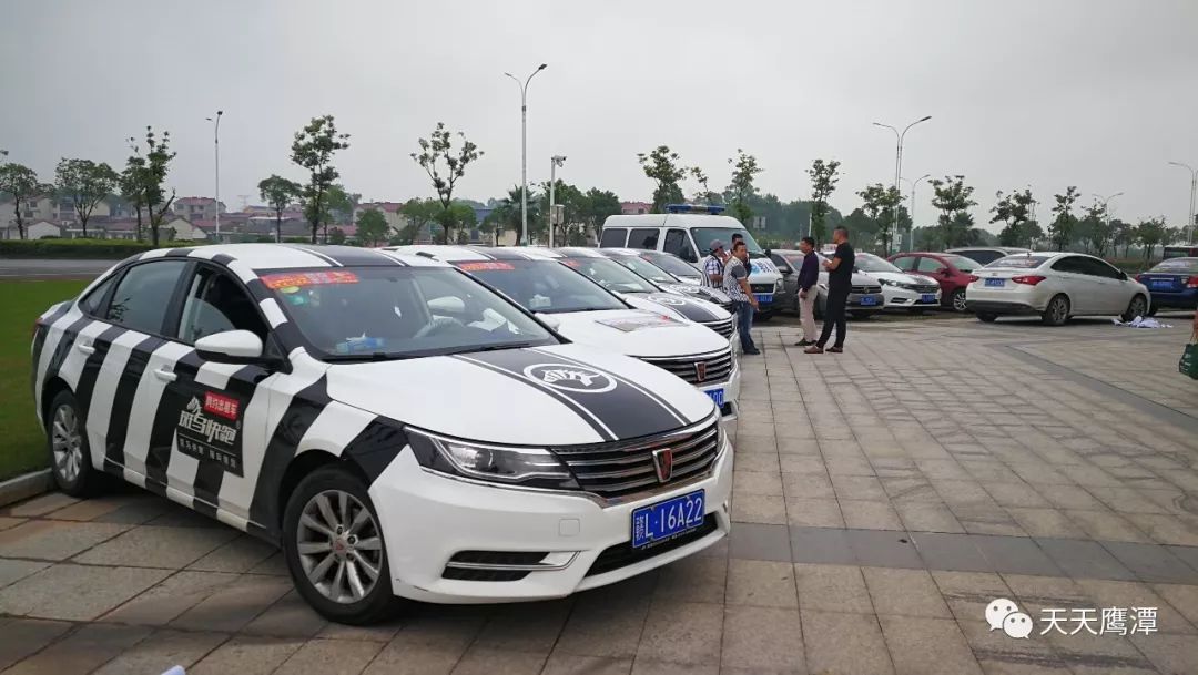 公交车方队▲鹰潭市交警支队铁骑方队上午9:30,来自公交车,出租车