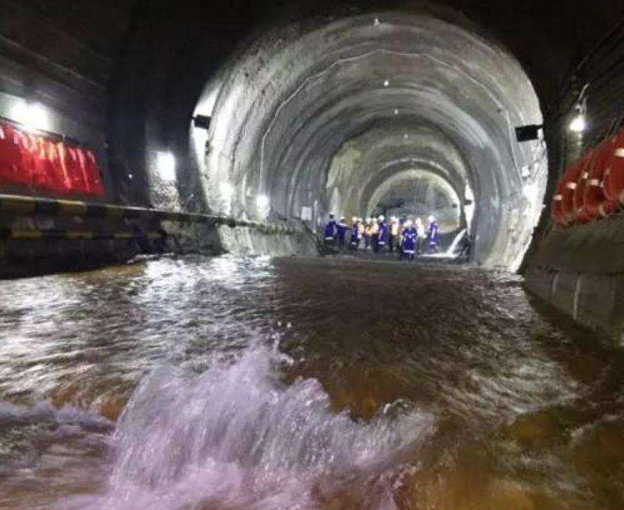 九江小池江底隧道图片