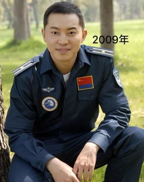 从白展堂变为安吉爸爸的沙溢,19年前容貌绝对能挤进"天涯四美"!_方平