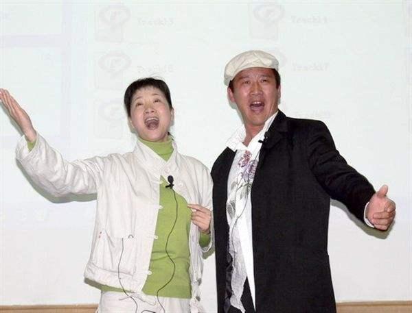 她32岁受张学友称赞,出道多年无绯闻,年过半百婚姻却成谜_杜鹤