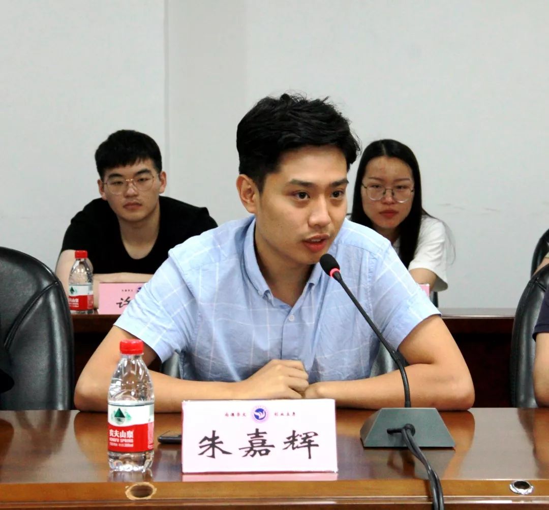 我与书记面对面感悟成长话别母校