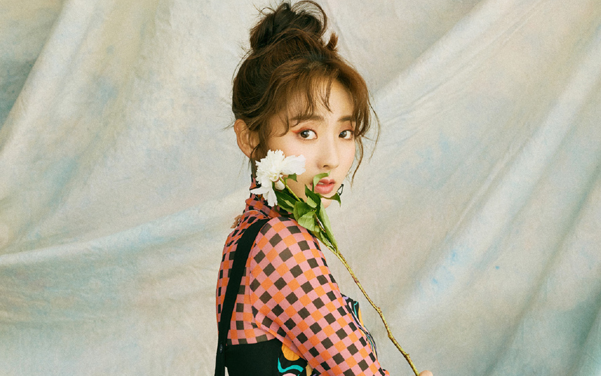 邢菲妩媚动人写真,清新甜美,单纯率真!