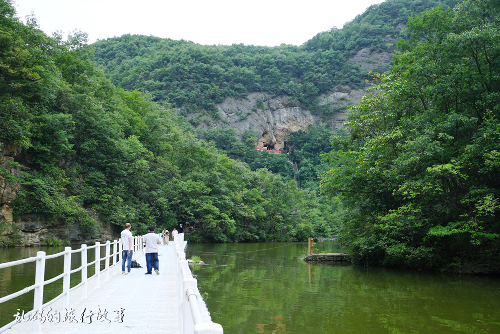 公元842年和843年,唐宣宗李枕為逃避武宗追殺,曾兩次逃入坐禪谷藏於此