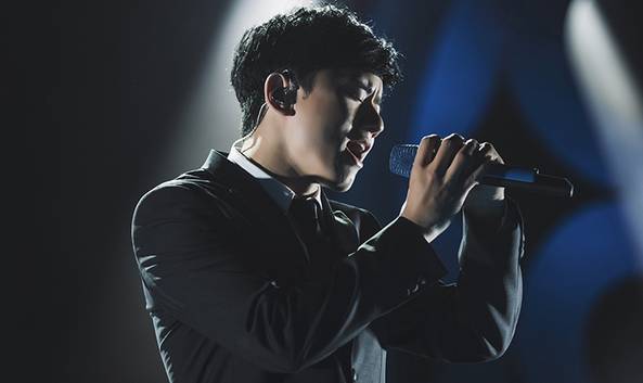 一,世界顶尖歌唱家吉诺·贝吉大师(gino bechi)当年与王信纳先生一起