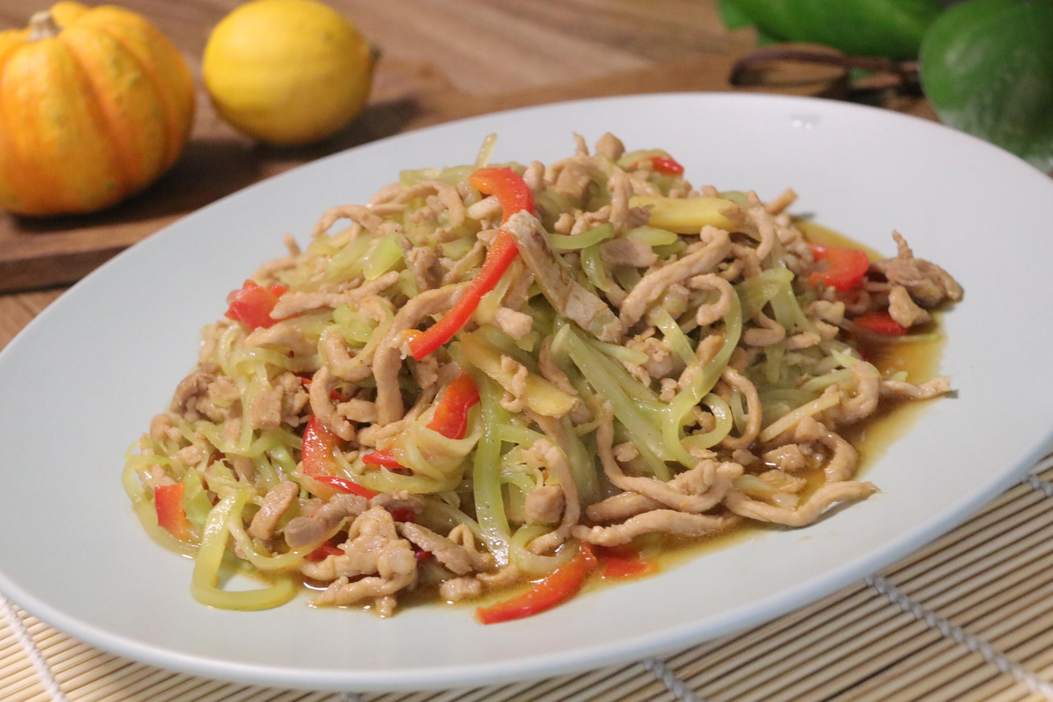 青笋肉丝的家常做法口感脆嫩鲜香入味很适合做下饭菜