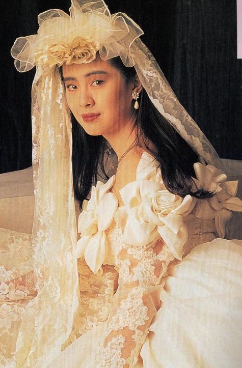 那些年女神王祖贤穿过的婚纱,可惜最终也未能成为新娘