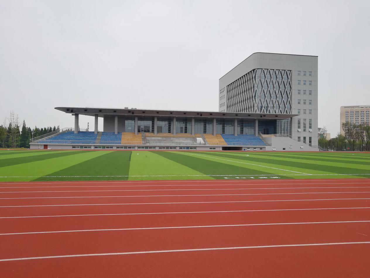 绝代双骄谢震业杀进东京奥运会什么灯具比较适合田径场照明