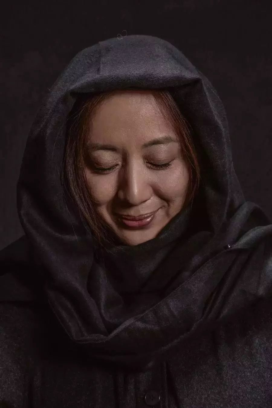 我注意到了我的好朋友李梅,毕业于中央戏剧学院90新疆班的她,大概是