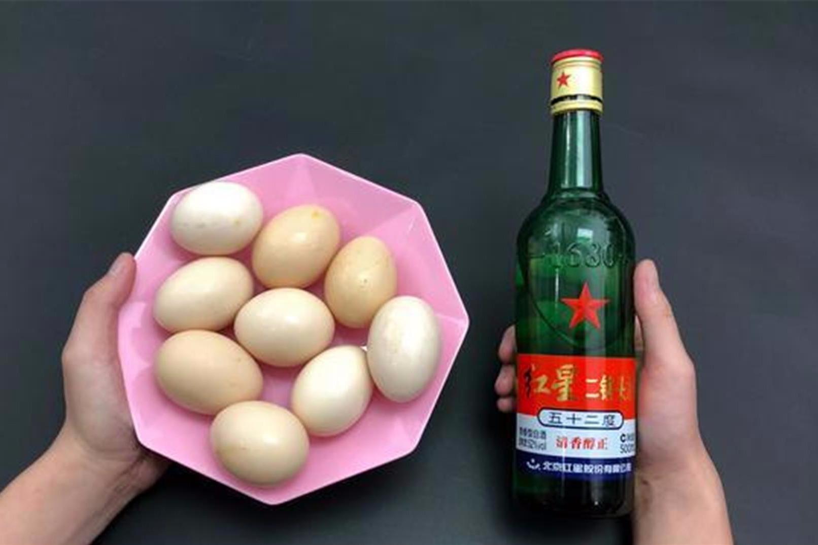 鸡蛋和白酒放一起居然还有这个用途早知道早受益学到就赚到