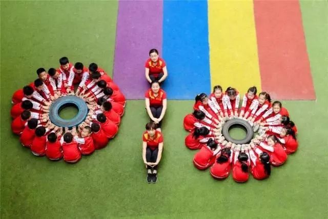 幼儿园毕业照表情萌萌哒爸爸妈妈你们觉得ok吗