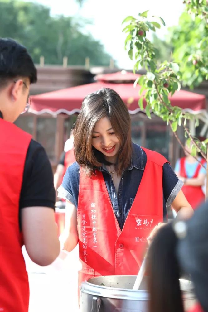 华谊兄弟启明东方马克董事总裁与京兆尹公益活动发起人政协委员郭金平