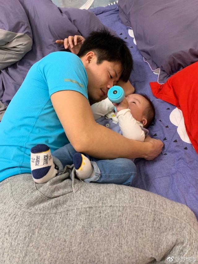 亚洲飞人之子!不到1岁腿已经这么粗了 小天天速度优势亦可期