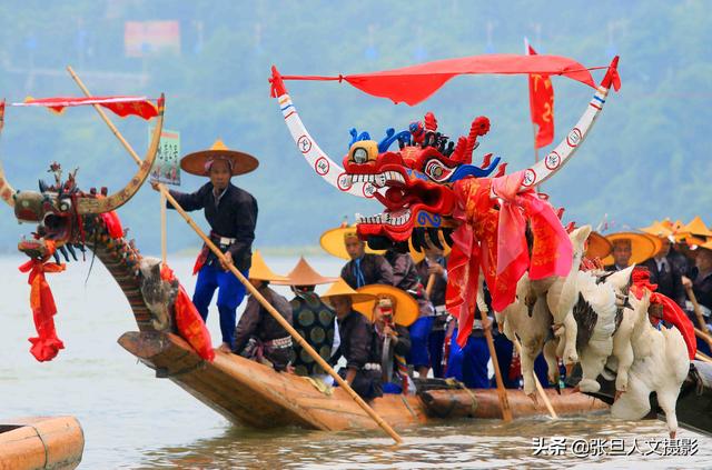 贵州端午节各地苗族举办龙舟赛古朴原始味浓 吸引摄影人
