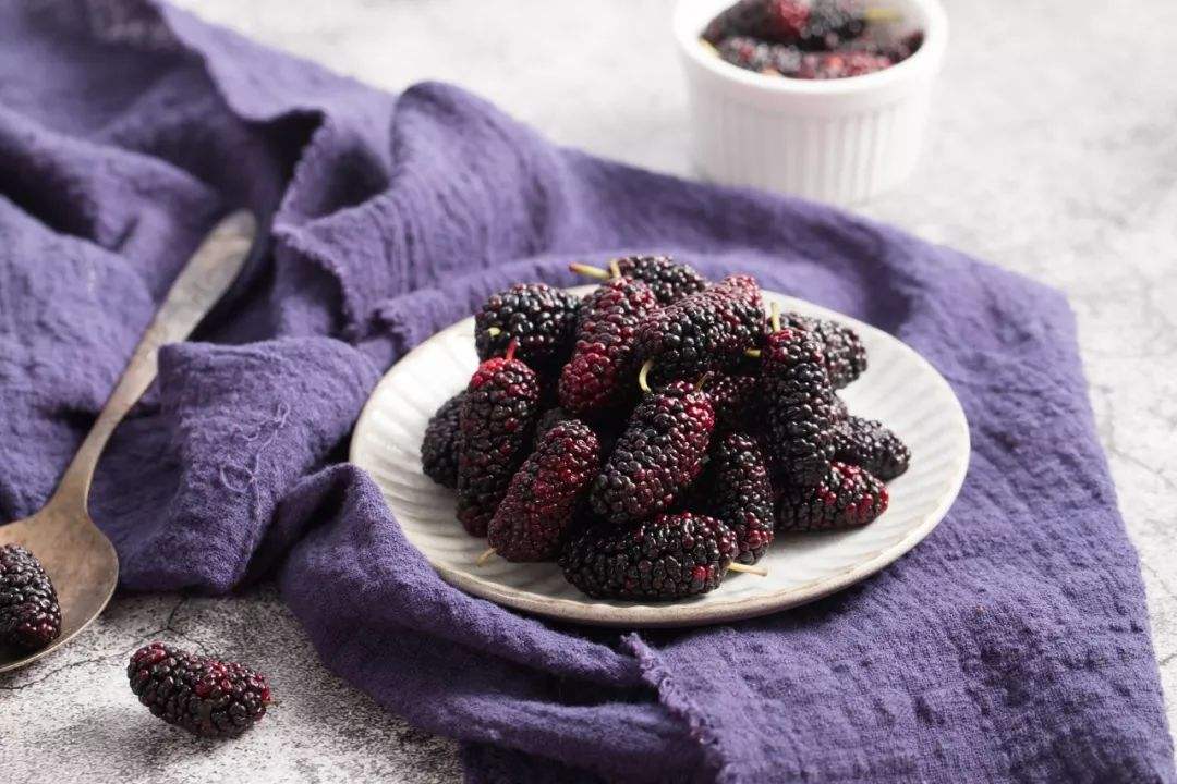 食用|一小把桑葚，就能给身体带来5大好处！
