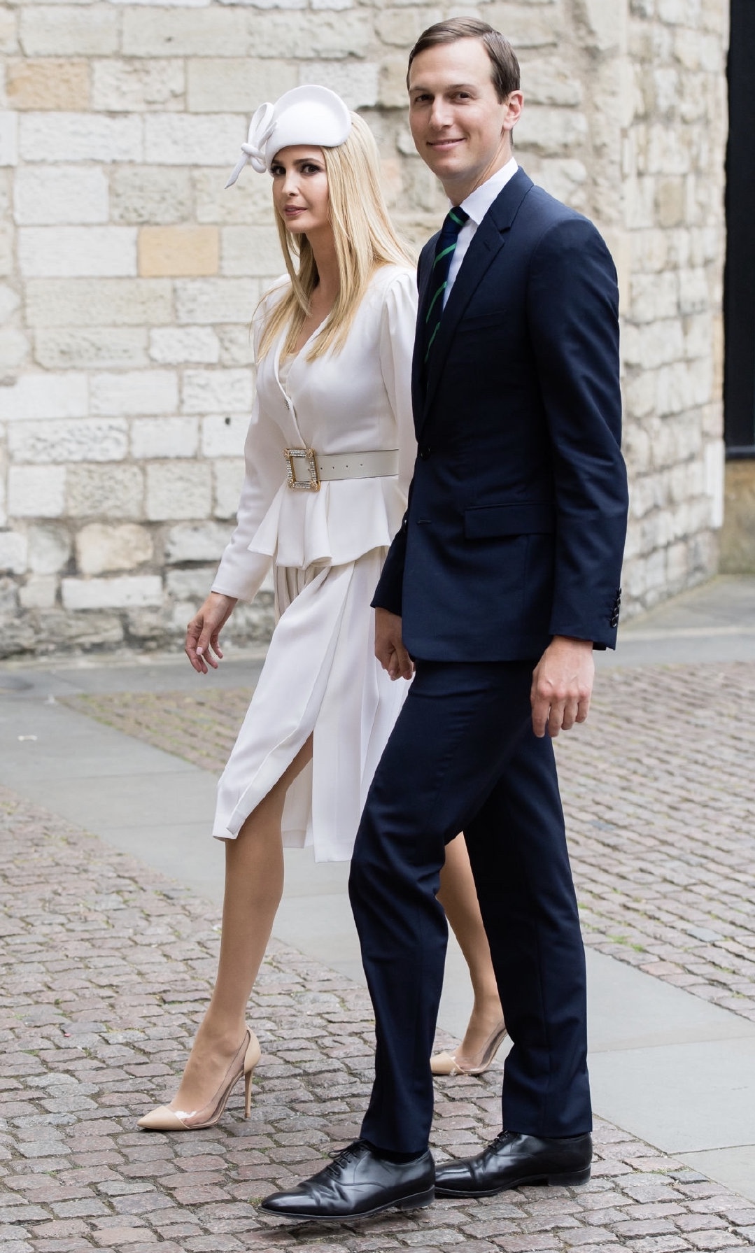 白裙配"护士帽"优雅,网友:顶级白富美_贾里德·库什纳