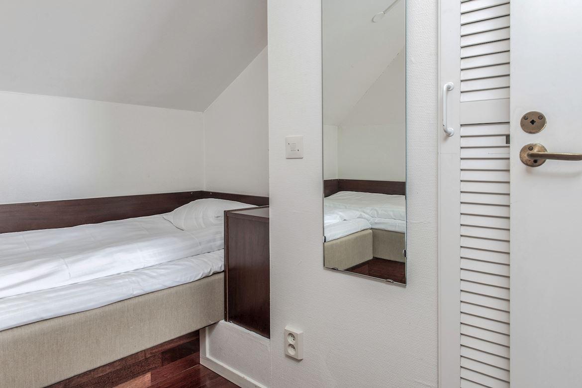 小户型41平,大露台两间房住3人,坚持打"卡座床"!忍不住晒晒_房东