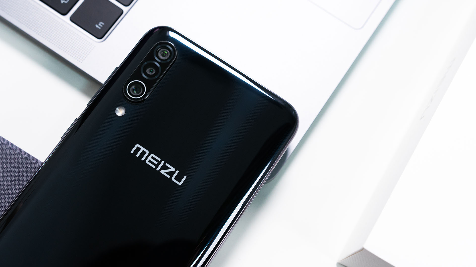 真机图赏:看魅族 16xs如何诠释真我与潮流