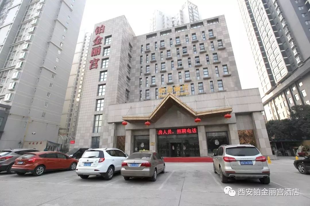 当一个顾客入住酒店,他会享受到干净的床单,整洁的客房,看到浴室里