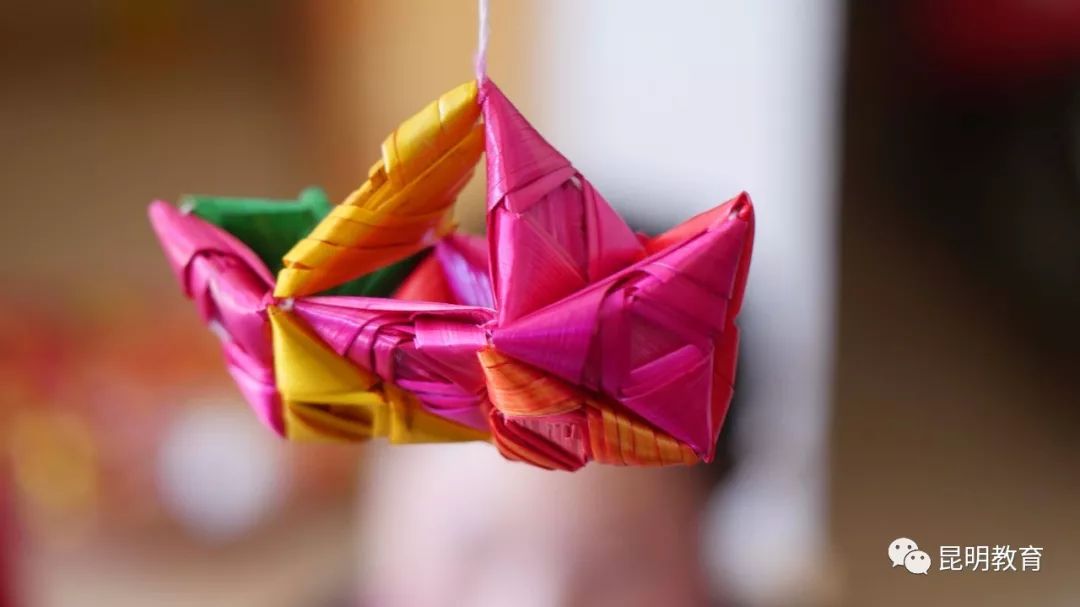 跟着大师学非遗10位小学徒成功解锁菱角编织技艺