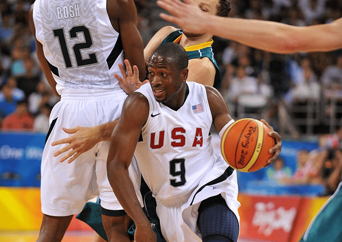 梦八队的球员分别是:普林斯,安东尼,科比,波什,霍华德,詹姆斯,布泽尔