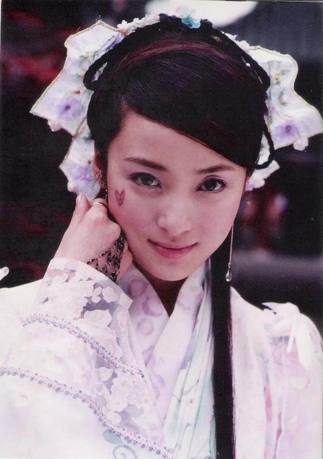 没有绝世美貌偏要演"绝世美人",曾被嘲太丑的她40岁成人生赢家_吴辰君