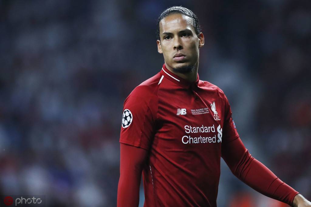 足坛名宿:今年范戴克最适合拿金球奖!