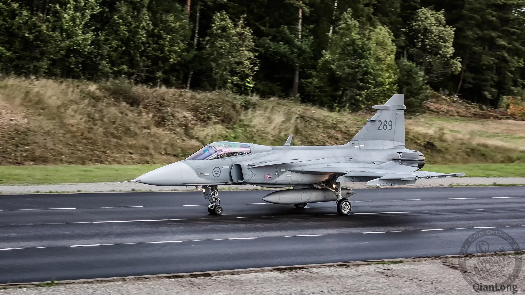 瑞典空军高速公路起降训练加力起飞缩短起飞距离