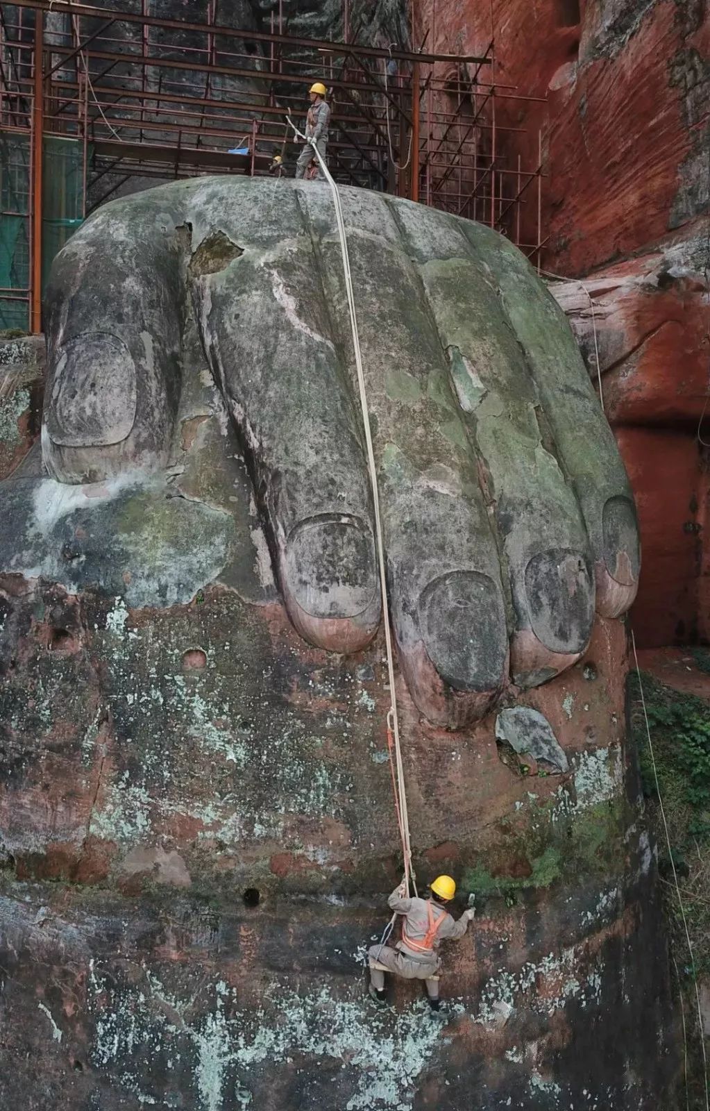 1300年乐山大佛被美颜修复爱美面前众生平等