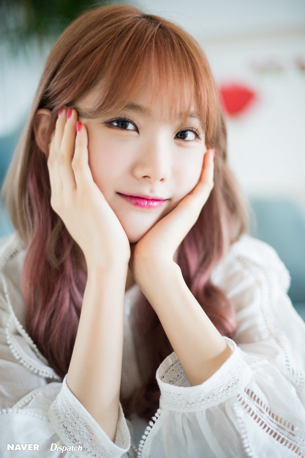 宇宙少女今日携夏日特辑回归苞娜雪娥等成员清纯写真曝光组图