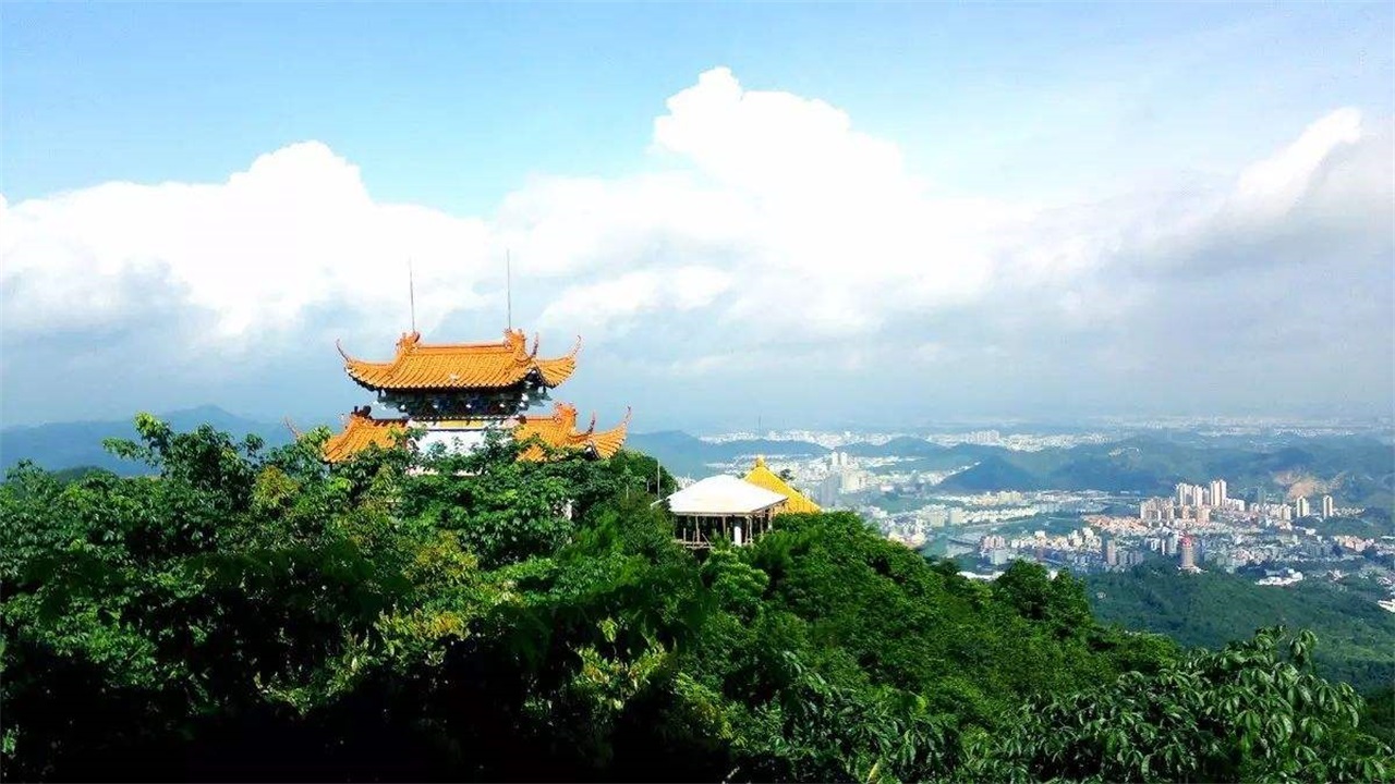 这里就是观音山国家森林公园,位于广东省东莞市木头镇境内,这里的森林