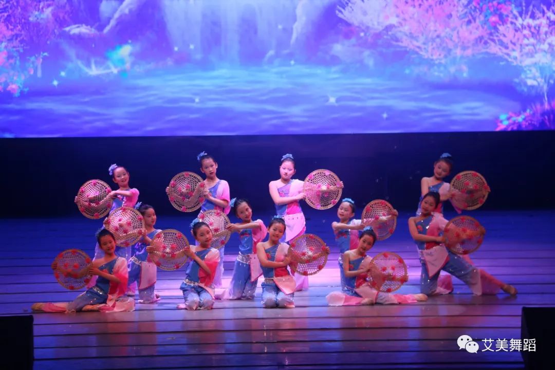 遇见爱与美同行艾美舞蹈六一爱心公益演出圆满结束