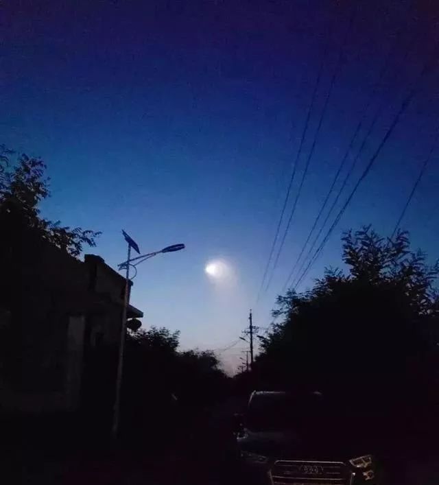 凌晨4点,山西上空现"不明飞行物",多人拍到现场画面!专家说
