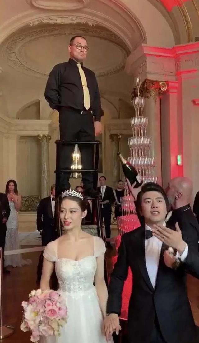 郎朗婚礼细节:场地一天租金54万,新娘爸爸露面颜值超高_吉娜·爱丽丝