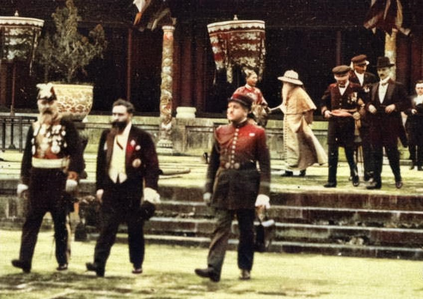 越南末代皇帝即位仪式上色彩照,大典法国全程监督搜狐大视野搜狐新闻