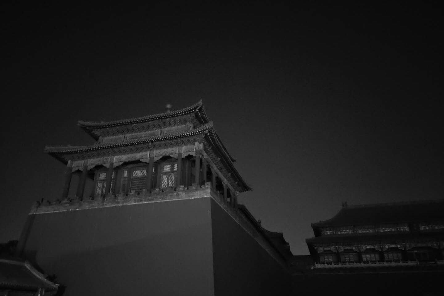 夜晚北京故宫黑白图,夏季跑步的时候抓拍了几张-搜狐大视野-搜狐新闻