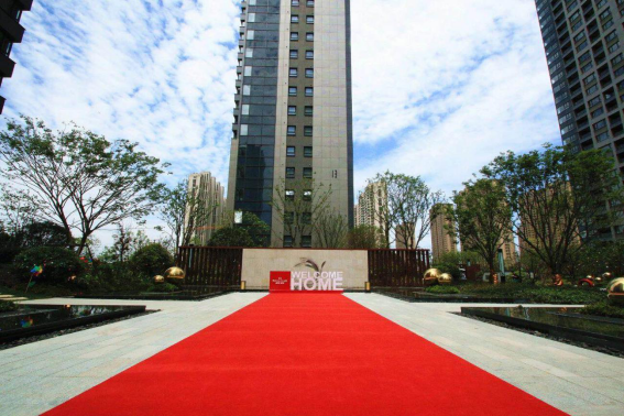 正当美好时荣因初心在丨正荣润峯5年初心坚守让爱回家