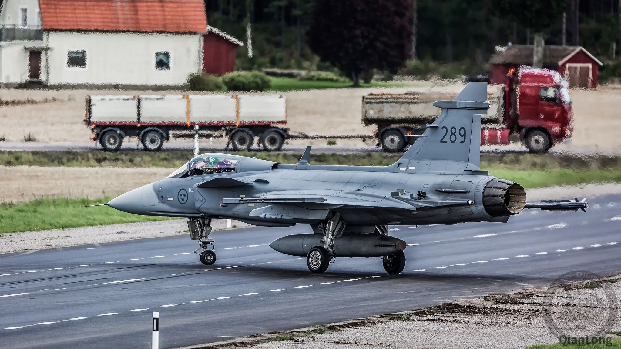 瑞典空军高速公路起降训练加力起飞缩短起飞距离