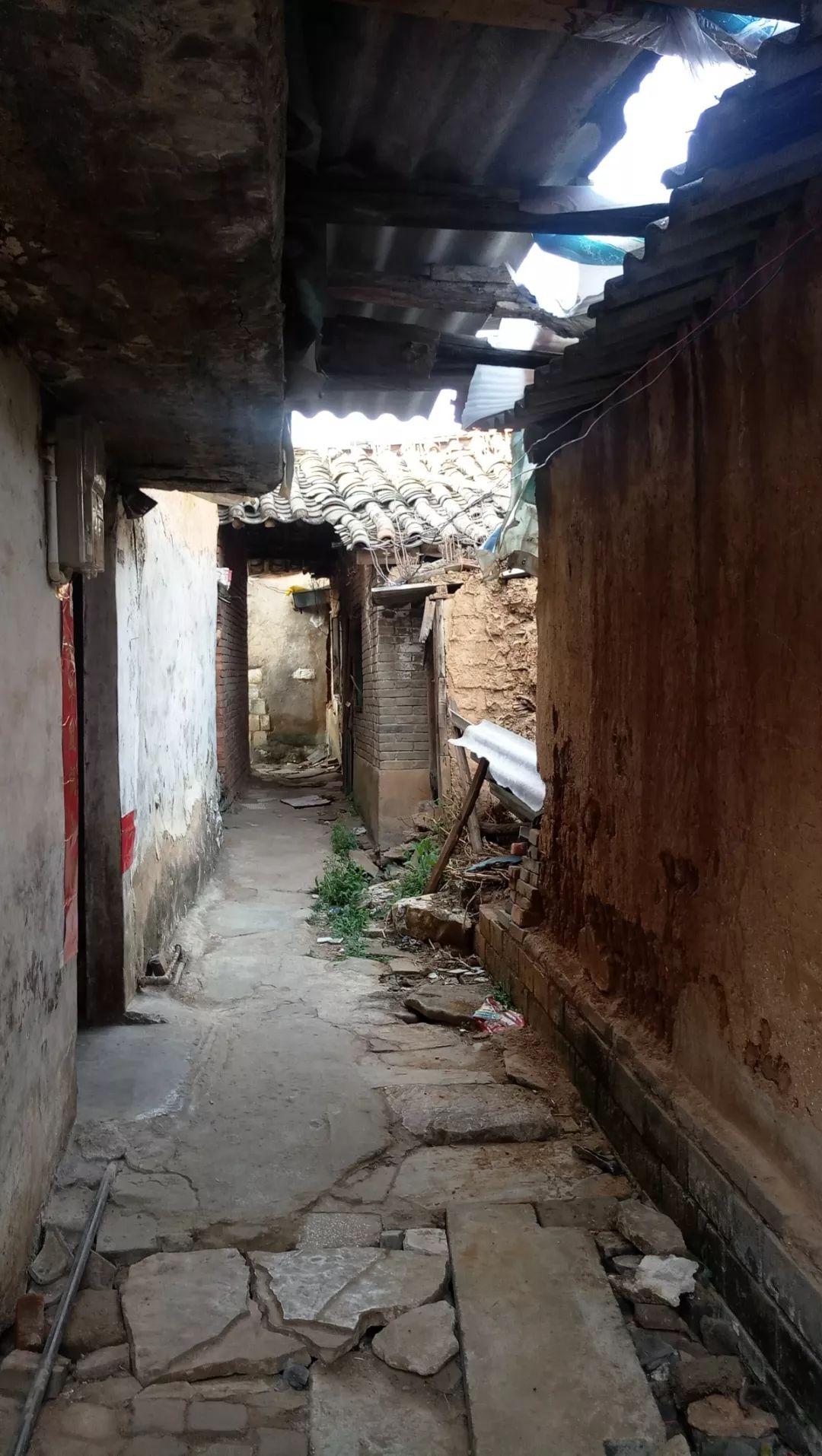 我是蒙自铜房街59号负11号的市民,因铜房街的片区改造把公房拆倒了