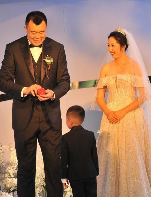 第一次听到这个名字,还是当年郭艾伦和贺天举录"黑怕组合"搞笑视频时