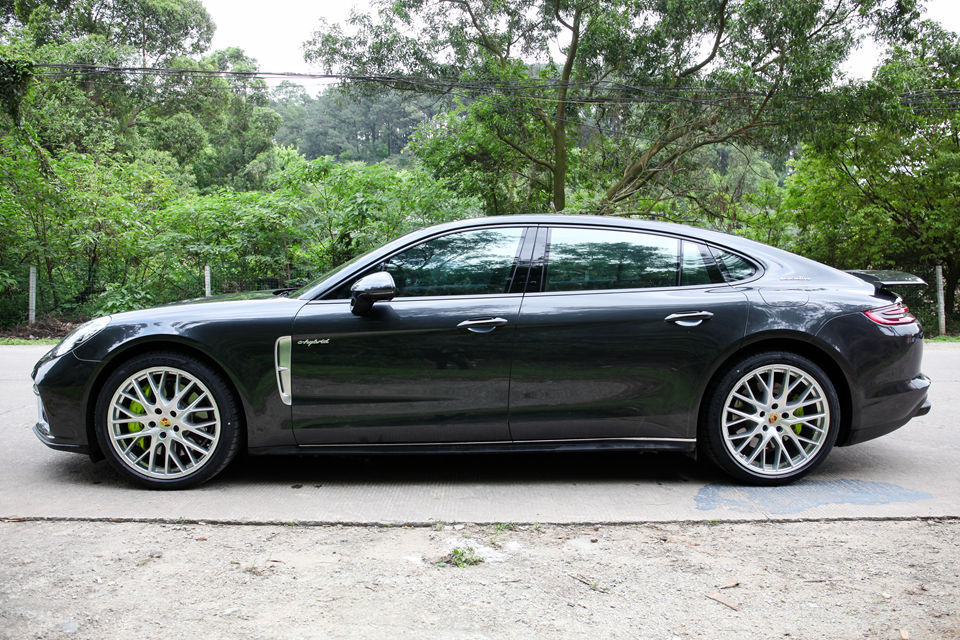 17黑玉色panamera柏林之声柏林盖板turbo大嘴21寸轮毂轮胎更换