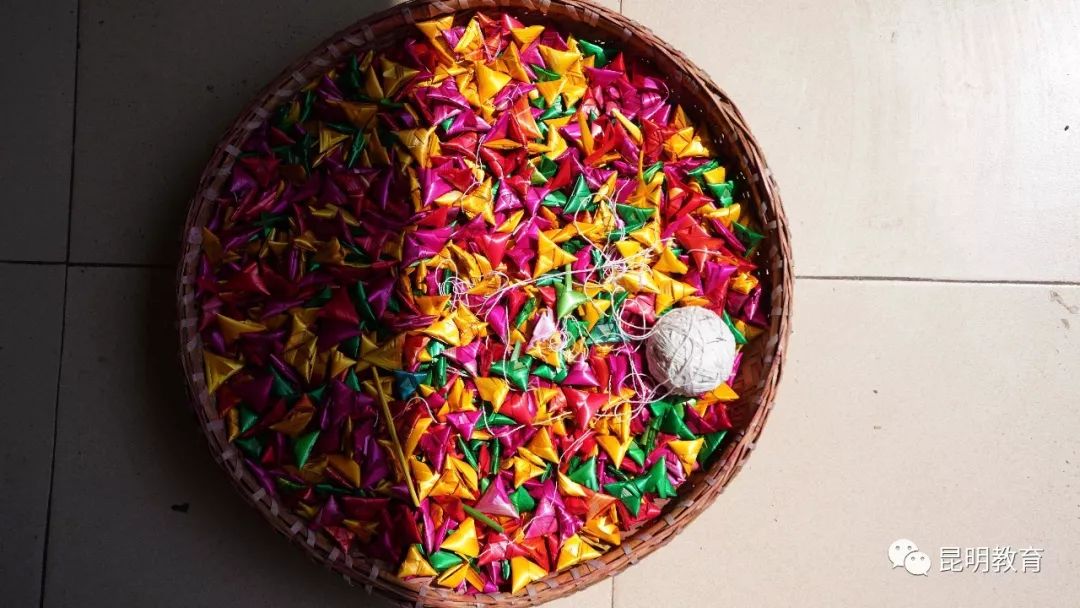 跟着大师学非遗10位小学徒成功解锁菱角编织技艺