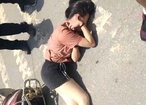 阜阳一妙龄女孩晕倒在街头之后