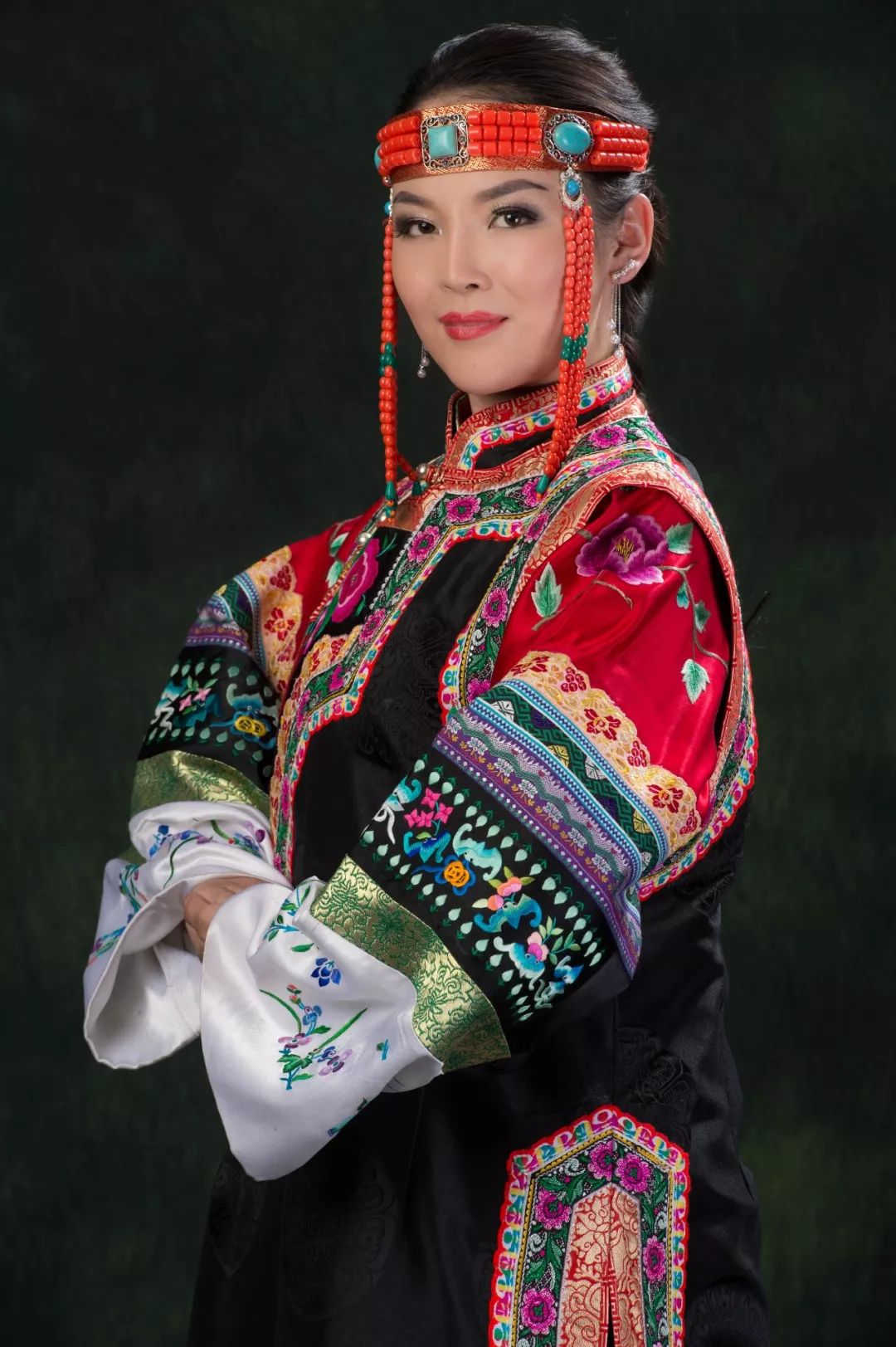 科尔沁蒙古族服饰图片