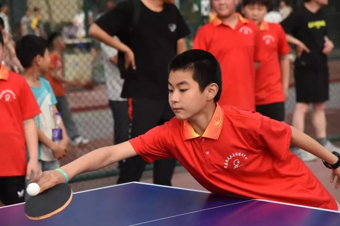 沛县举办"庆六一"中小学生 乒乓球比赛