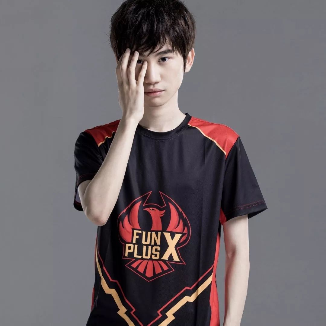 团长游戏lpl选手们新鲜出炉的定妆照又可以拼拼图了