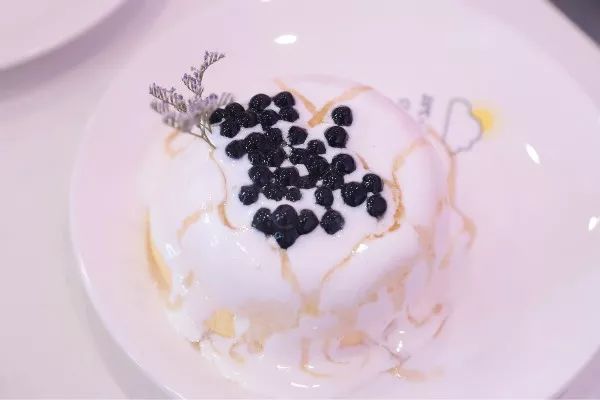 醇香的奶味在口腔内流淌宇治抹茶舒芙蕾清新宇治抹茶配上软绵的棉花糖