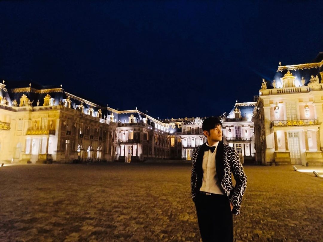 和周杰伦在一起大概每天都是情人节因为周杰伦真的太甜了