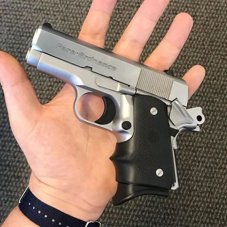 微型枪械看看美国人上街袋子里装的那些防卫小手枪